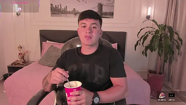 Cristopher strong online show from 05/06/26, 11:58