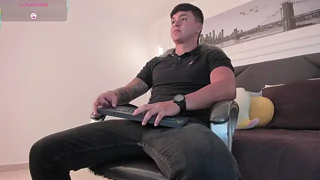 Cristopher strong online show from 05/07/26, 12:41