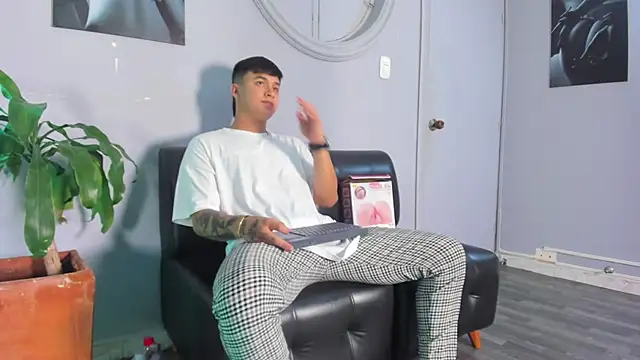 Cristopher strong online show from 03/15/25, 03:59