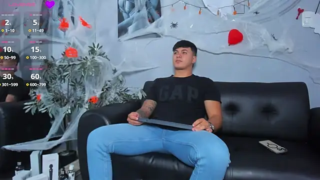 Cristopher strong online show from 10/24/25, 10:47