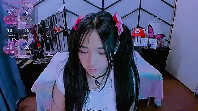 AlanaLuck online show from 11/10/25, 07:30