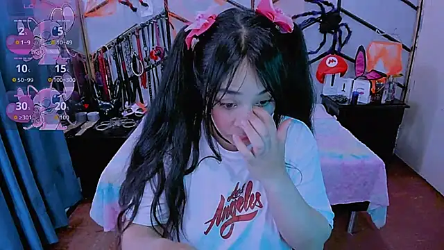 AlanaLuck online show from 10/29/25, 07:24