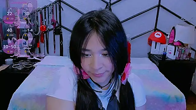 AlanaLuck online show from 11/05/25, 07:06