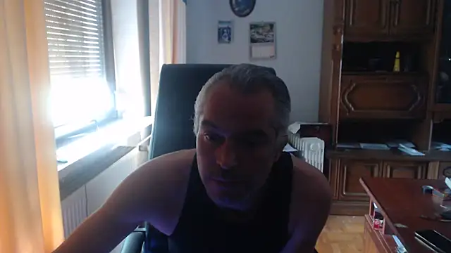 Snapshot of JohnnyD80 chatting on 06/15/26, 01:33 JohnnyD80 online show from 06/15/26, 01:33