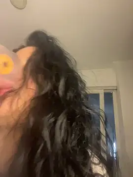 lolaa staars online show from 10/10/25, 06:25