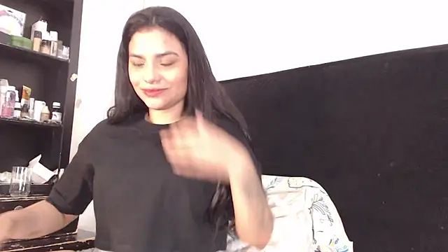 lolaa staars online show from 01/26/25, 06:07