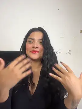 lolaa staars online show from 10/12/25, 03:19