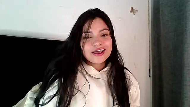 lolaa staars online show from 11/22/25, 07:51