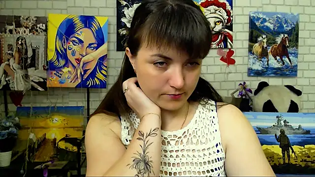 Darina M  online show from 04/23/26, 04:41