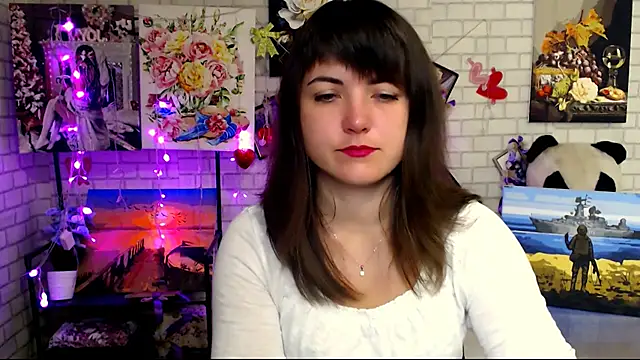 Snapshot of Darina_M_ chatting on 10/16/25, 04:32 Darina M online show from 10/16/25, 04:32