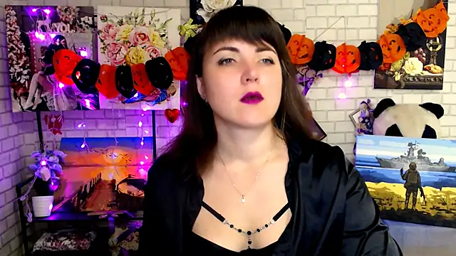 Snapshot of Darina_M_ chatting on 10/31/25, 04:42 Darina M online show from 10/31/25, 04:42