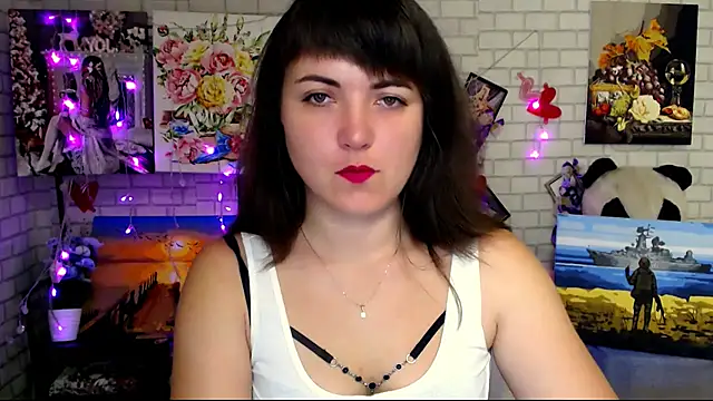 Snapshot of Darina_M_ chatting on 10/05/25, 05:42 Darina M online show from 10/05/25, 05:42
