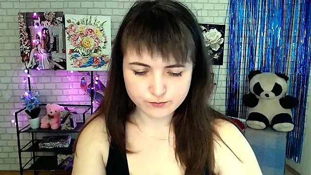 Snapshot of Darina_M_ chatting on 03/12/25, 08:19 Darina M online show from 03/12/25, 08:19