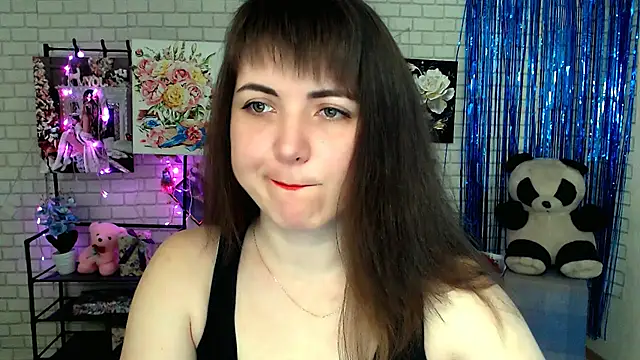 Snapshot of Darina_M_ chatting on 03/21/25, 05:32 Darina M online show from 03/21/25, 05:32