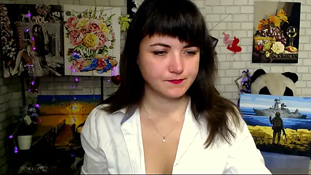 Snapshot of Darina_M_ chatting on 10/15/25, 04:44 Darina M online show from 10/15/25, 04:44