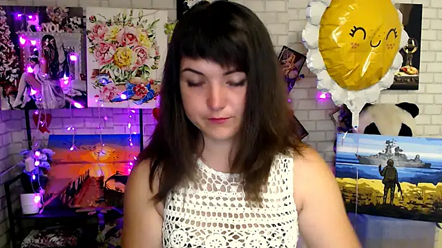 Snapshot of Darina_M_ chatting on 09/18/25, 04:48 Darina M online show from 09/18/25, 04:48