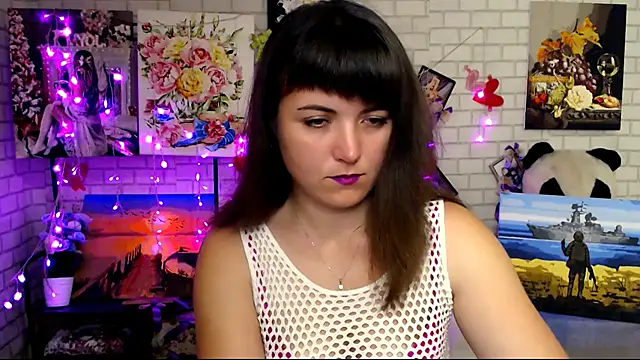 Snapshot of Darina_M_ chatting on 10/04/25, 04:36 Darina M online show from 10/04/25, 04:36