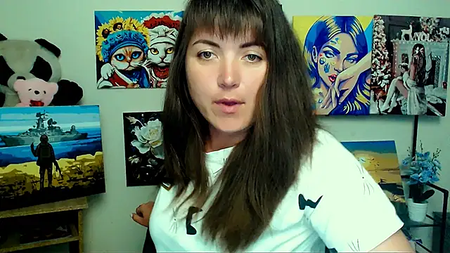 Snapshot of Darina_M_ chatting on 06/18/26, 04:44 Darina M online show from 06/18/26, 04:44