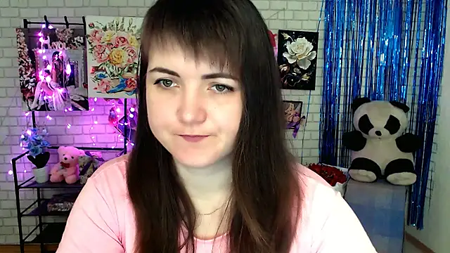 Snapshot of Darina_M_ chatting on 03/13/25, 05:33 Darina M online show from 03/13/25, 05:33