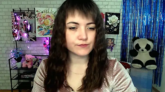 Snapshot of Darina_M_ chatting on 03/08/25, 05:49 Darina M online show from 03/08/25, 05:49