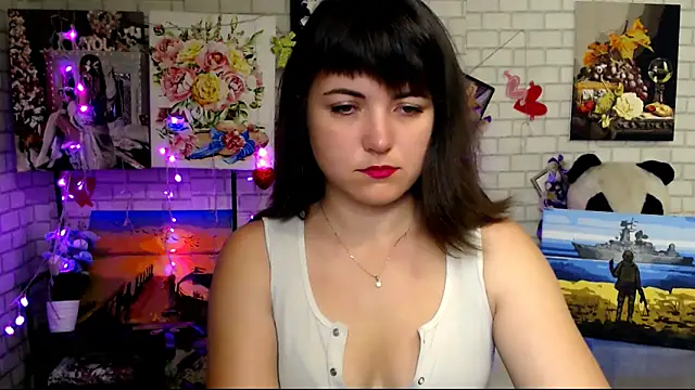 Snapshot of Darina_M_ chatting on 10/10/25, 04:46 Darina M online show from 10/10/25, 04:46