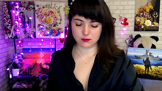 Snapshot of Darina_M_ chatting on 10/23/25, 04:33 Darina M online show from 10/23/25, 04:33