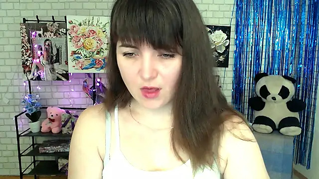 Snapshot of Darina_M_ chatting on 03/04/25, 05:32 Darina M online show from 03/04/25, 05:32
