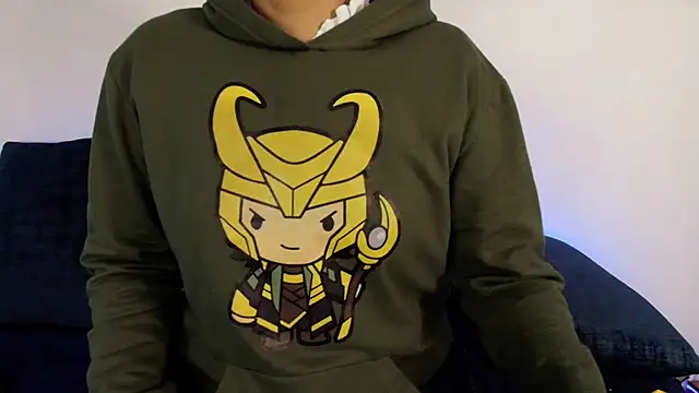 Snapshot of Elliee_ chatting on 12/05/25, 12:37 Elliee online show from 12/05/25, 12:37