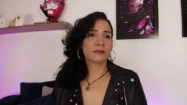 Elliee  online show from 02/05/26, 12:01