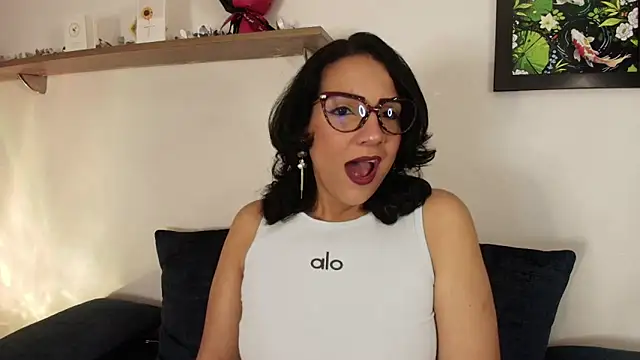 Elliee  online show from 03/20/26, 11:22