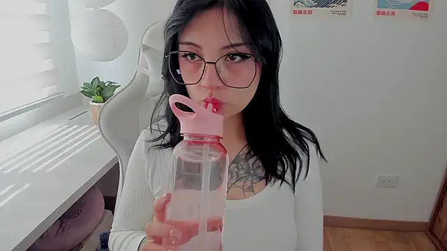 Snapshot of Hannya_moon chatting on 07/08/26, 05:46 Hannya moon online show from 07/08/26, 05:46