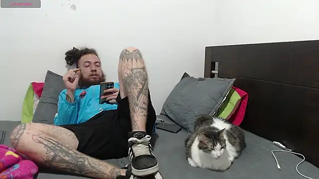 Snapshot of Nanna_and_Balder chatting on 02/10/25, 01:14 Nanna and Balder online show from 02/10/25, 01:14