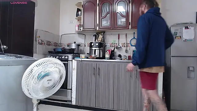 Snapshot of Nanna_and_Balder chatting on 03/06/25, 09:09 Nanna and Balder online show from 03/06/25, 09:09