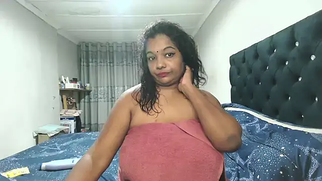Snapshot of Indianmayaxoxo chatting on 10/11/25, 04:08 Indianmayaxoxo online show from 10/11/25, 04:08