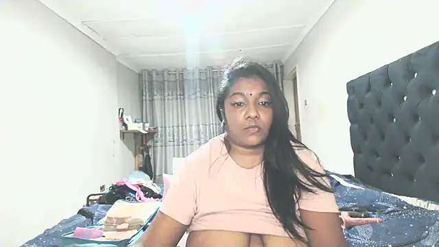Snapshot of Indianmayaxoxo chatting on 06/08/26, 04:40 Indianmayaxoxo online show from 06/08/26, 04:40