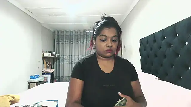 Indianmayaxoxo online show from 10/22/25, 02:49