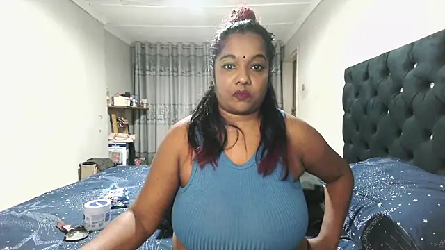 Snapshot of Indianmayaxoxo chatting on 10/16/25, 05:43 Indianmayaxoxo online show from 10/16/25, 05:43