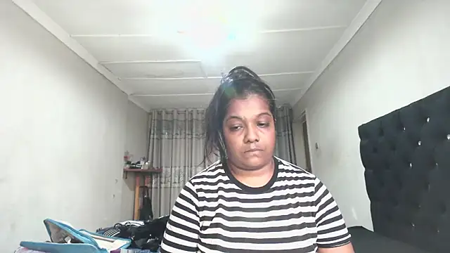 Indianmayaxoxo online show from 05/26/26, 12:03