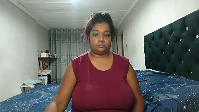 Snapshot of Indianmayaxoxo chatting on 10/13/25, 03:35 Indianmayaxoxo online show from 10/13/25, 03:35