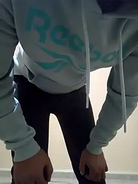 Bisex activ19 online show from 12/18/24, 10:02