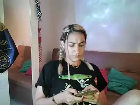 mandy berrys online show from 12/05/24, 05:54