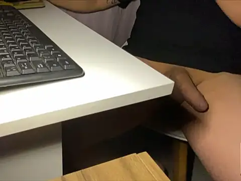 tomazu11 online show from 11/03/25, 01:00