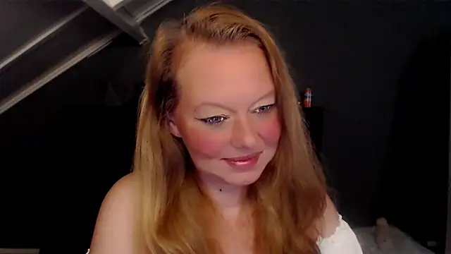 Snapshot of roxanna24 chatting on 05/16/26, 09:14 roxanna24 online show from 05/16/26, 09:14