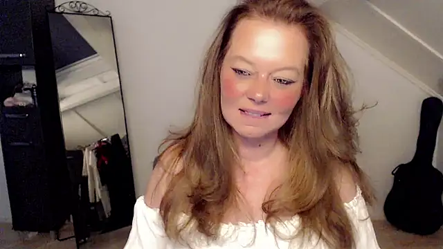 Snapshot of roxanna24 chatting on 03/24/26, 09:15 roxanna24 online show from 03/24/26, 09:15