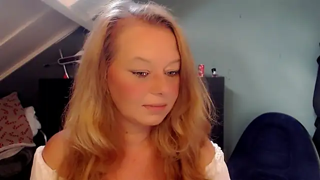 roxanna24 online show from 06/04/26, 07:07