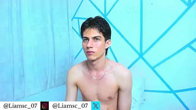 Snapshot of liam_scott77 chatting on 07/12/26, 02:12 liam scott77 online show from 07/12/26, 02:12
