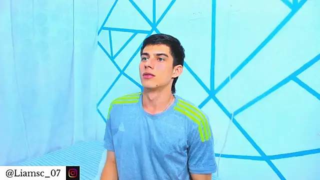 Snapshot of liam_scott77 chatting on 11/20/25, 09:15 liam scott77 online show from 11/20/25, 09:15