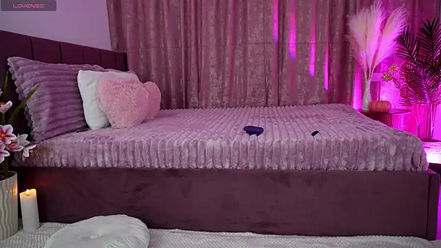 EmilyHudsson 1 online show from 10/30/25, 06:27