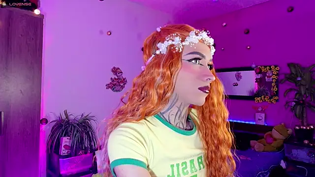 Snapshot of Micaela_Rangel chatting on 12/22/25, 02:33 Micaela Rangel online show from 12/22/25, 02:33