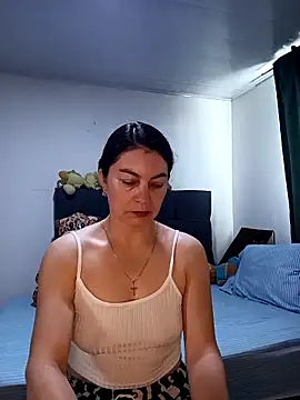 renata hot1 online show from 11/20/25, 01:45